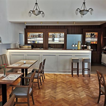 Hotel Svycarsky Dum Sneznik Екстер'єр фото