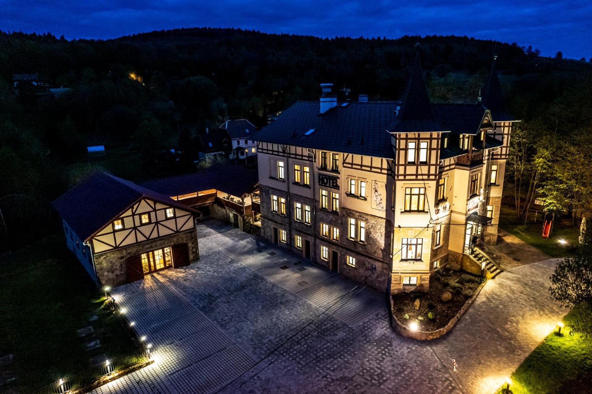 Hotel Svycarsky Dum Sneznik Екстер'єр фото