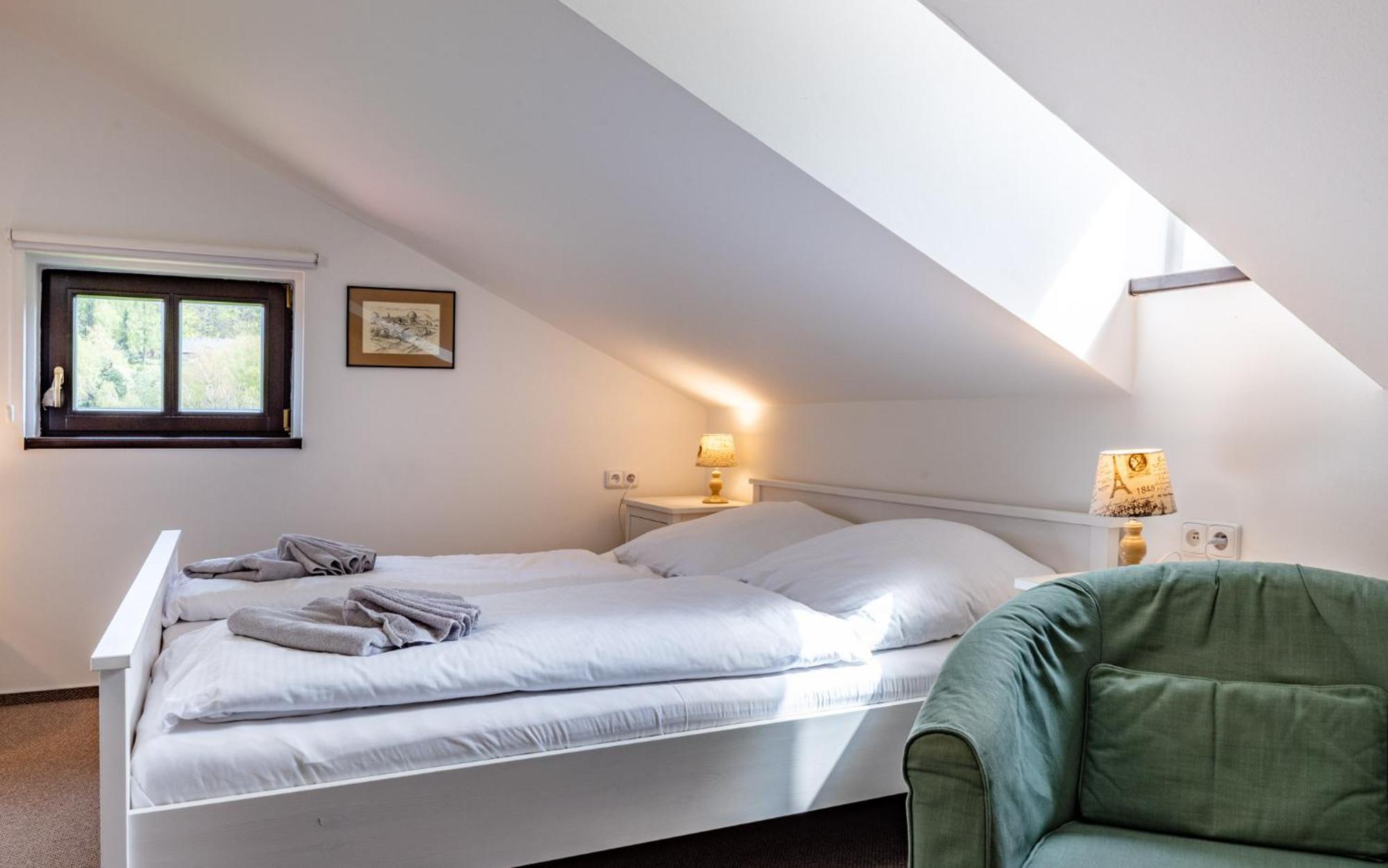 Hotel Svycarsky Dum Sneznik Номер фото