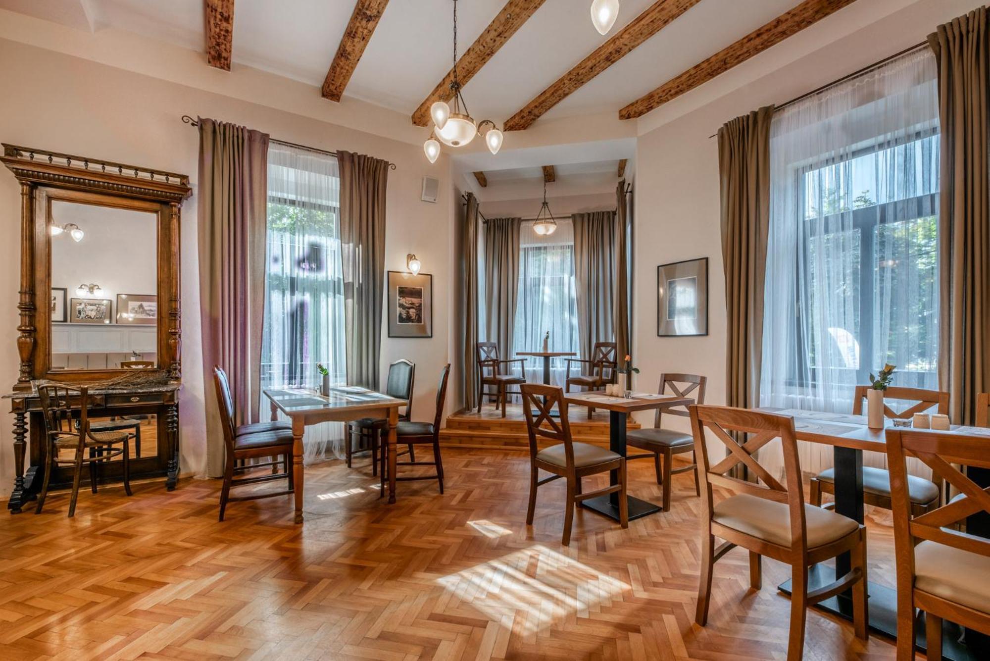 Hotel Svycarsky Dum Sneznik Екстер'єр фото