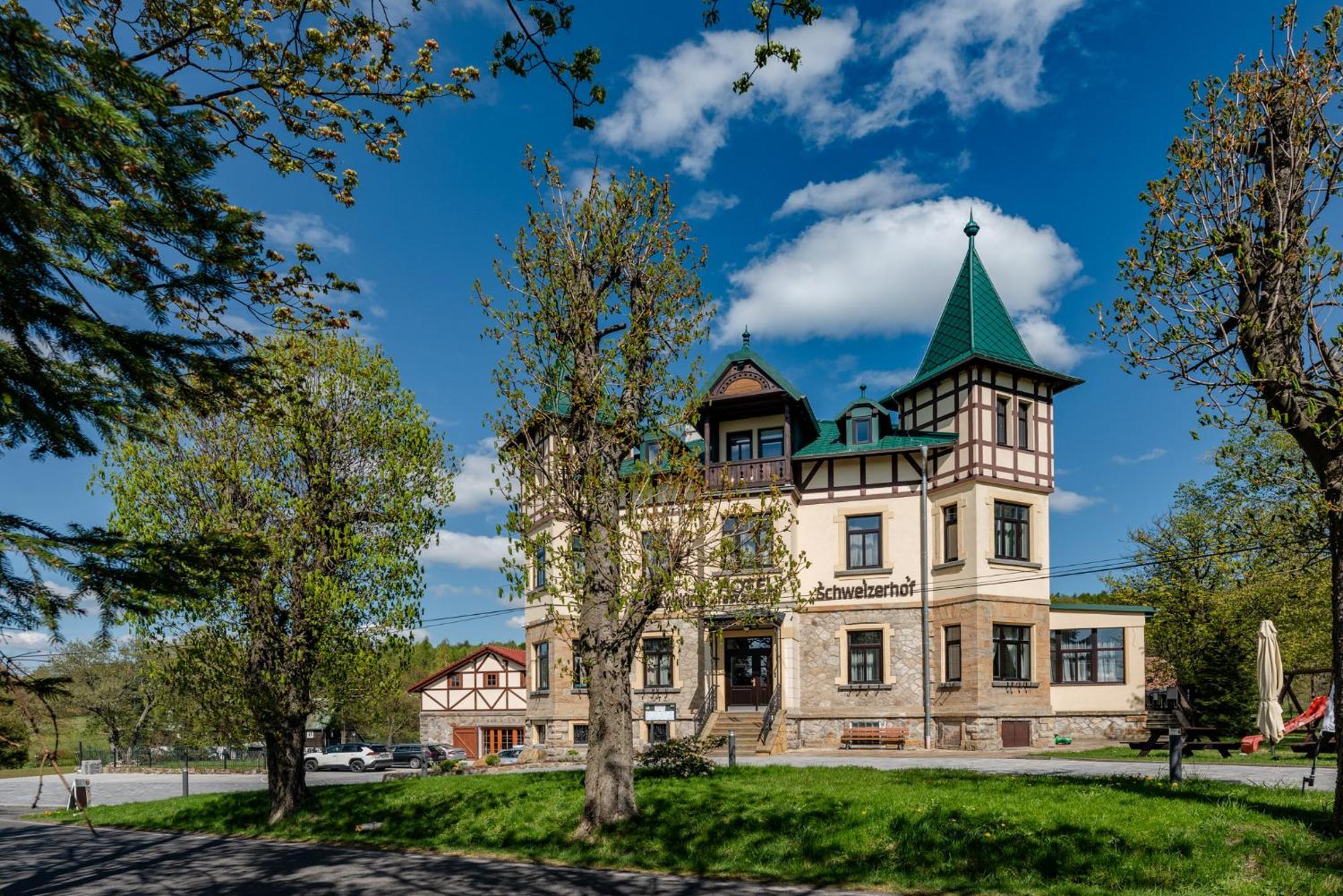 Hotel Svycarsky Dum Sneznik Екстер'єр фото