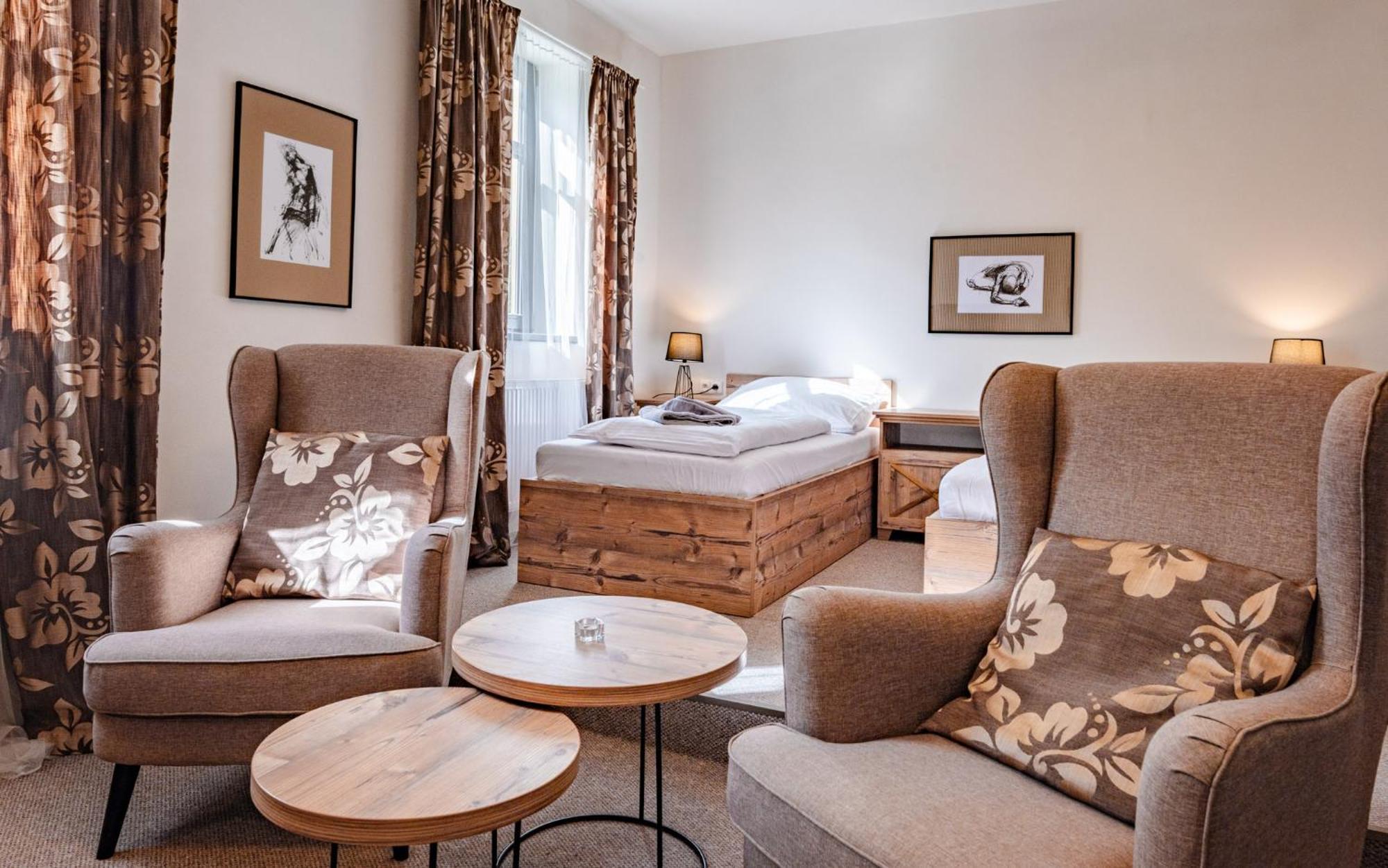 Hotel Svycarsky Dum Sneznik Номер фото